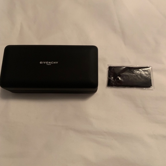 COPY - New Givenchy 2 Piece Sunglass Case - Picture 3 of 4